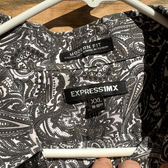 Express Black and White Paisley Button up shirt - Picture 4 of 6